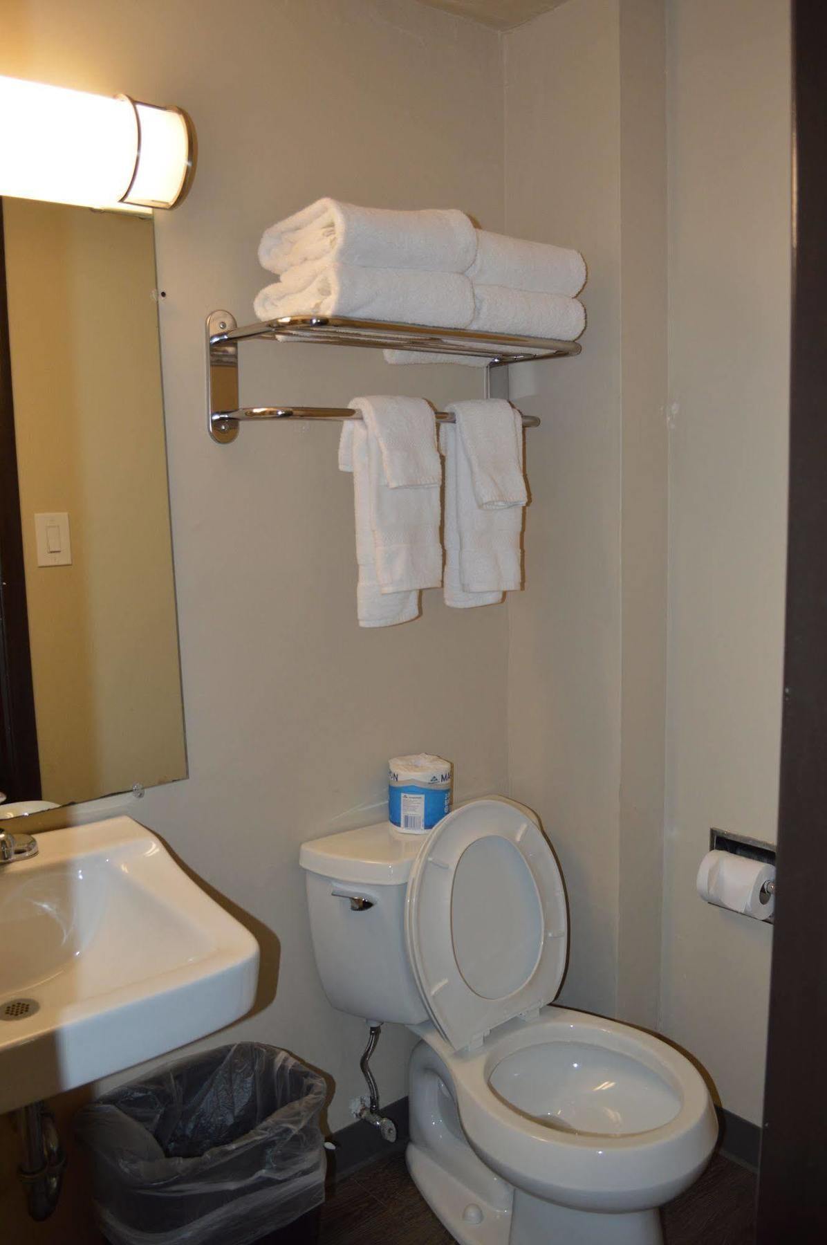 Economy Inn พอร์ตแลนด์ ภายนอก รูปภาพ
